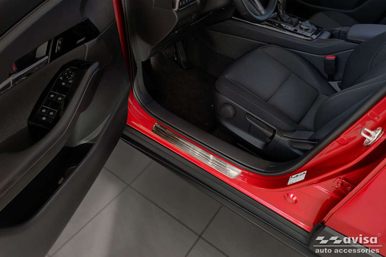 Nakładki progowe do MAZDA CX-30