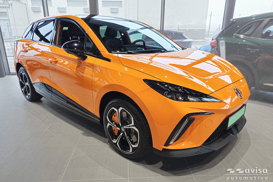 Nakładki ochronne na progi MG 4