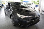Nakładka na zderzak tylny do Toyota Avensis Mk 3 FL Kombi (czarna)