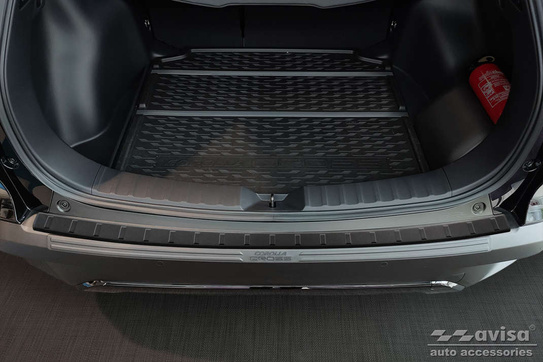 Nakładka na zderzak tylny do Toyota Corolla Cross