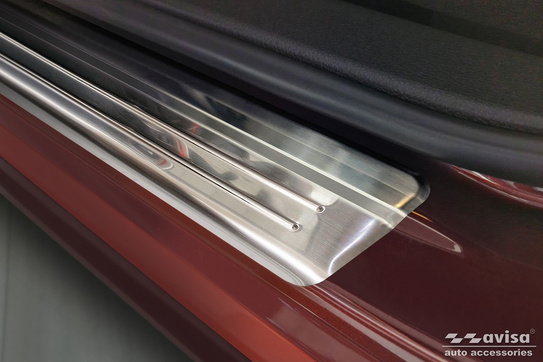 Nakładki na progi do Nissan Juke 2 Stal