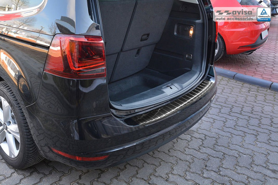 Volkswagen Sharan 2 Czarna nakładka (listwa) ochronna na zderzak tylny.