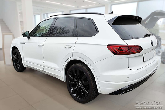 Nakładki progowe do Volkswagen Touareg 3 (Hybrid)