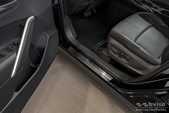 Nakładki progowe do Toyota Corolla Cross