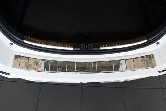 Nakładka na zderzak tylny TOYOTA AURIS 2 HATCHBACK (Stal)