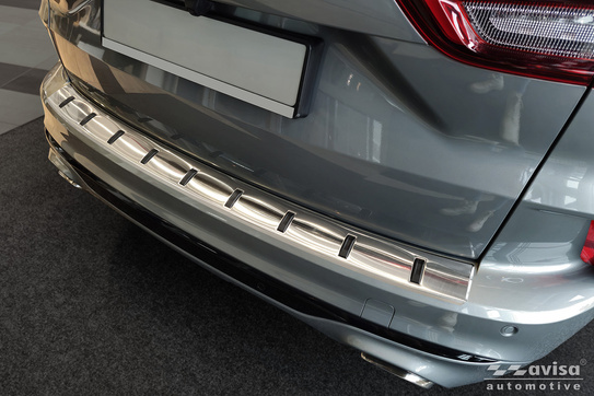 Nakładka STRONG na zderzak tylny Ford Kuga 3