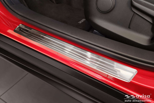 Nakładki progowe do MAZDA CX-30