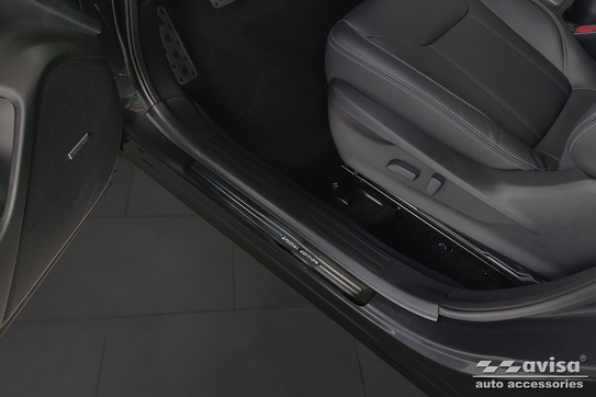 Nakładki na progi do Subaru Forester 5 (Czarne)