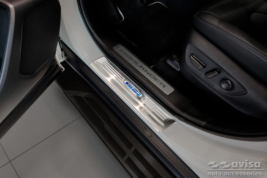 Nakładki progowe do Toyota Highlander 4 (Stal)