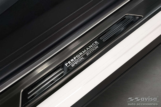 Nakładki progowe do Mazda CX-60