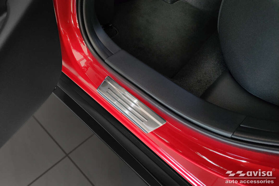 Nakładki progowe do MAZDA CX-30