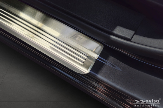 Nakładki progowe do Nissan Qashqai 2 (Stal)