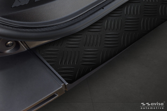 Nakładka na zderzak tylny do Renault Master 4 (Czarny mat)