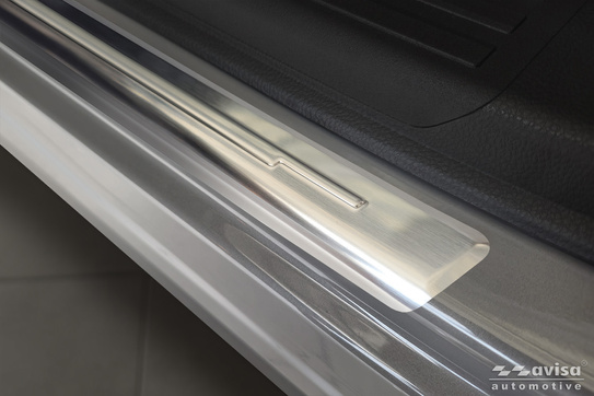 Nakładki progowe do Subaru Forester 6