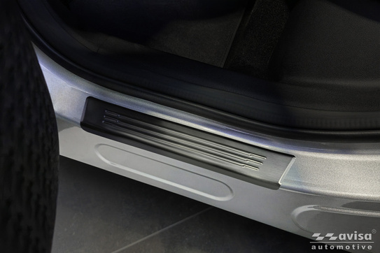 Nakładki ochronne na progi Omoda 5