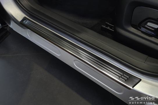 Nakładki ochronne na progi Omoda 5