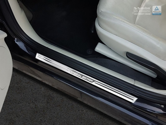 Uniwersalne nakładki ochronne na progi "Special Edition"