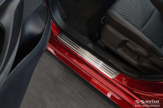 Nakładki ochronne progowe TOYOTA CROSS