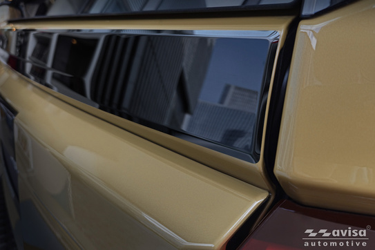 Listwa na klapę bagażnika do Toyota Land Cruiser