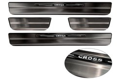 Nakładki progowe do Toyota Corolla Cross 