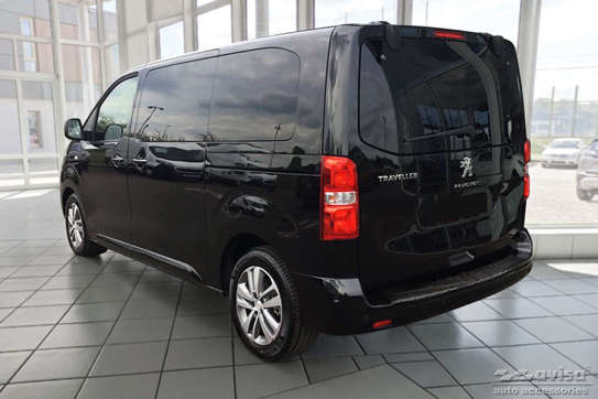 Nakładka na zderzak tylny do Peugeot Traveller (Carbon Fiber)