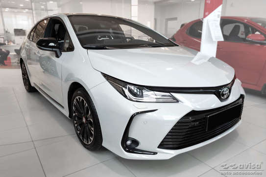 Nakładka na zderzak tylny do Toyota Corolla 12 Sedan (Czarna)