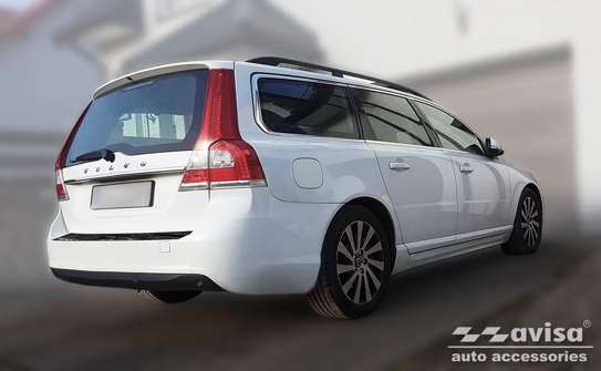 Nakładka na zderzak tylny do Volvo V70 3 FL (Czarna-Lustro)